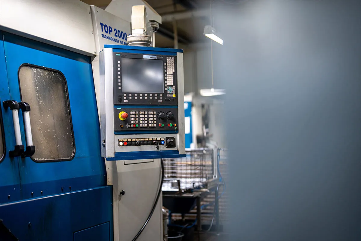 CNC-Bearbeitungsmaschine in der Fertigung