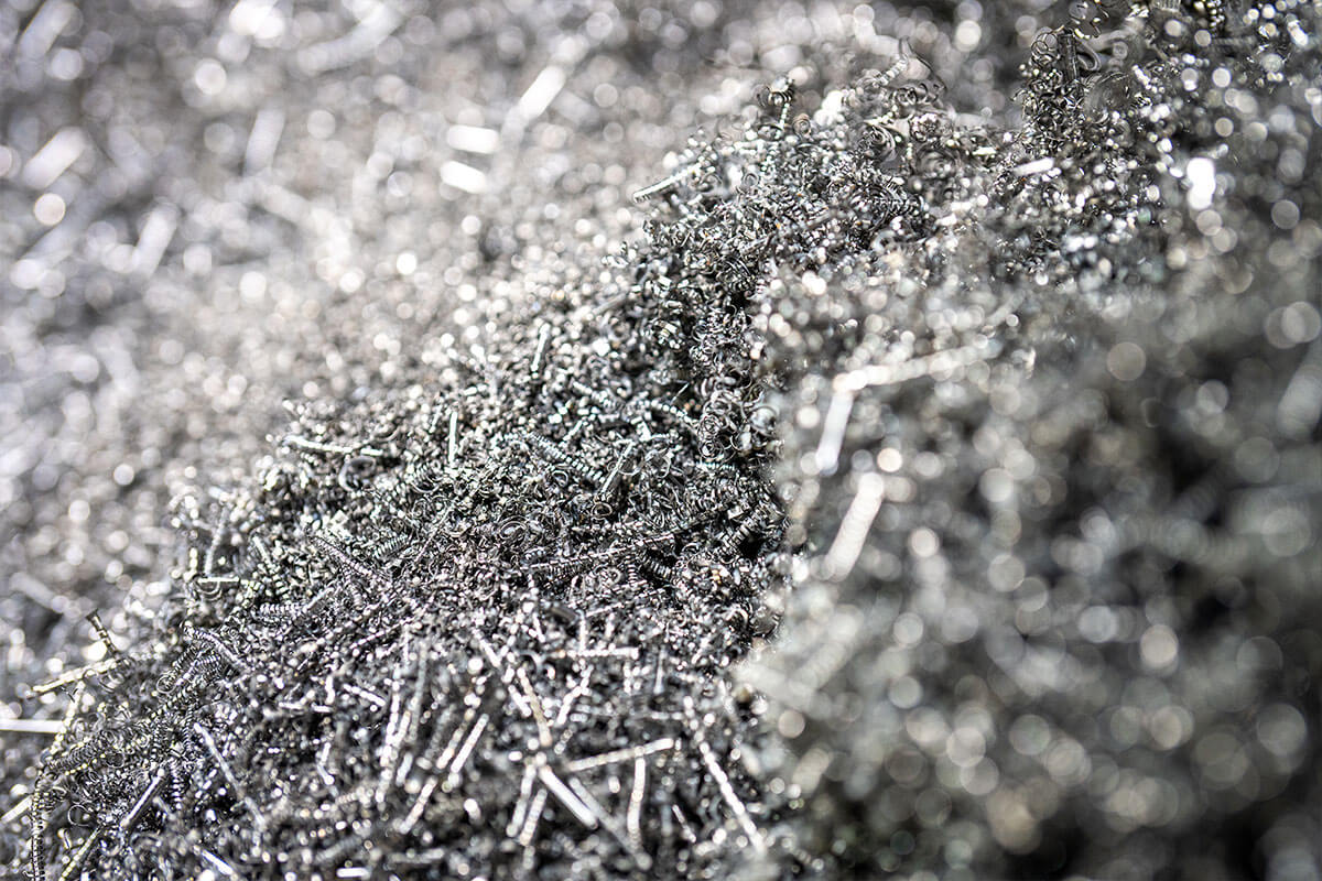 Metallspäne aus der Bearbeitung in Nahaufnahme